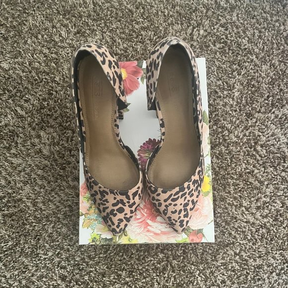 ASOS DESIGN Wide Fit Walter d'orsay high heels in Leopard print - Picture 1 of 3